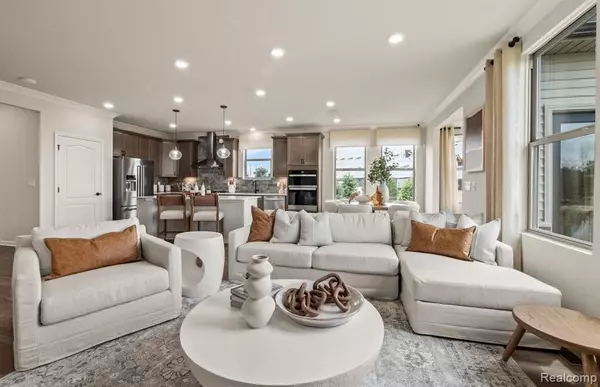 Utica, MI 48315,55697 OAK POINTE Drive