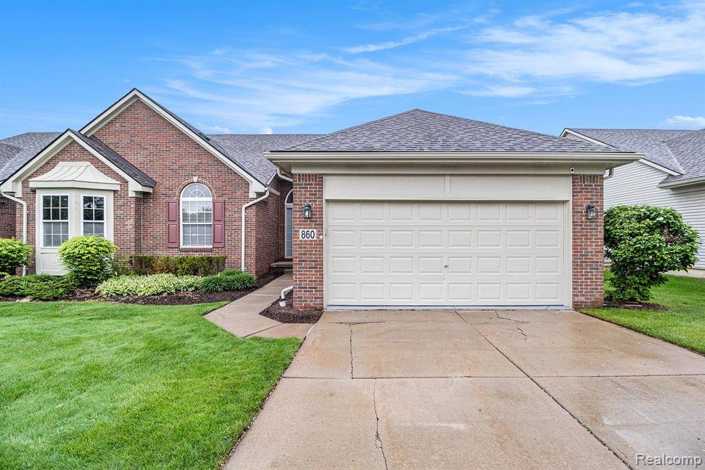 860 WOODHAVEN Drive, Commerce Twp, MI 48390