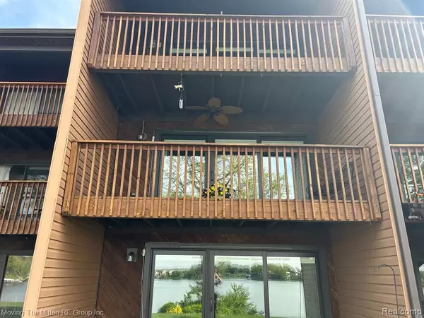 Van Buren, MI 48111,48045 BAYSHORE Drive