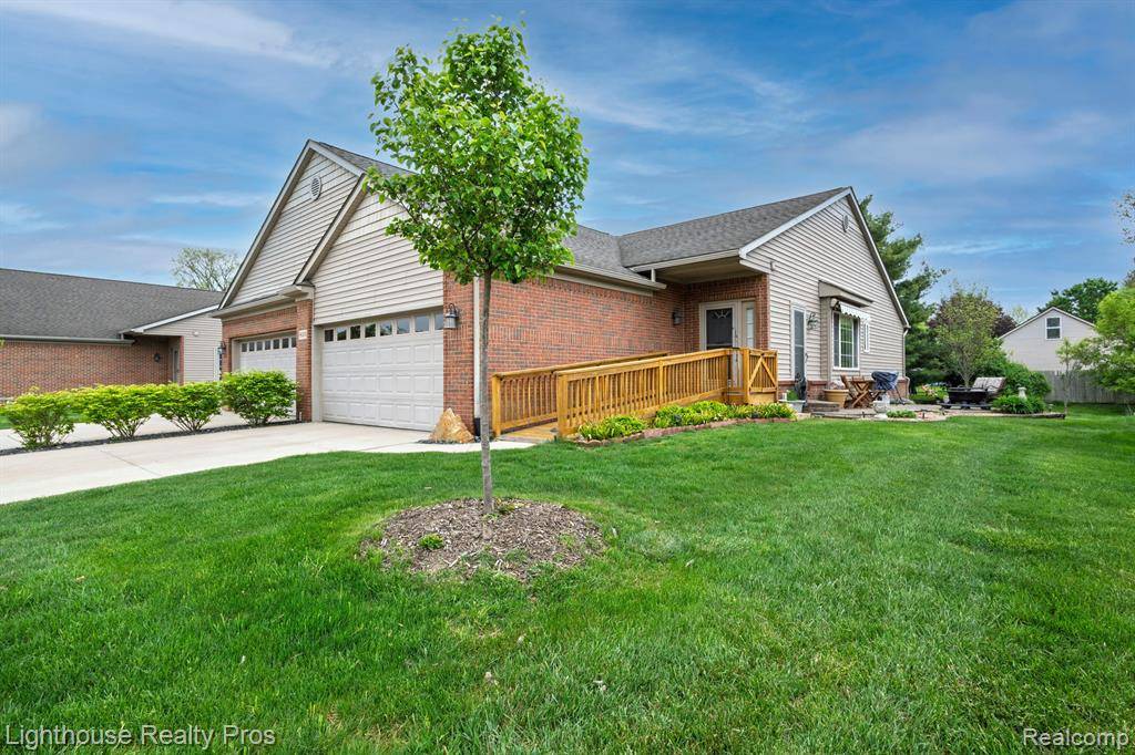 815 Chelsea Ridge Court, Howell, MI 48843