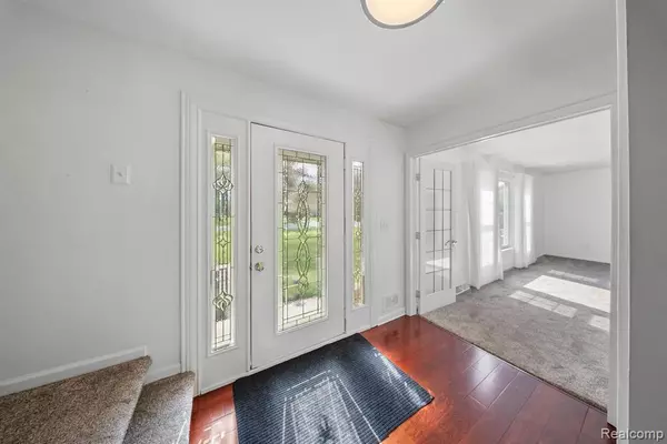 Grosse Ile, MI 48138,18080 Parke Lane