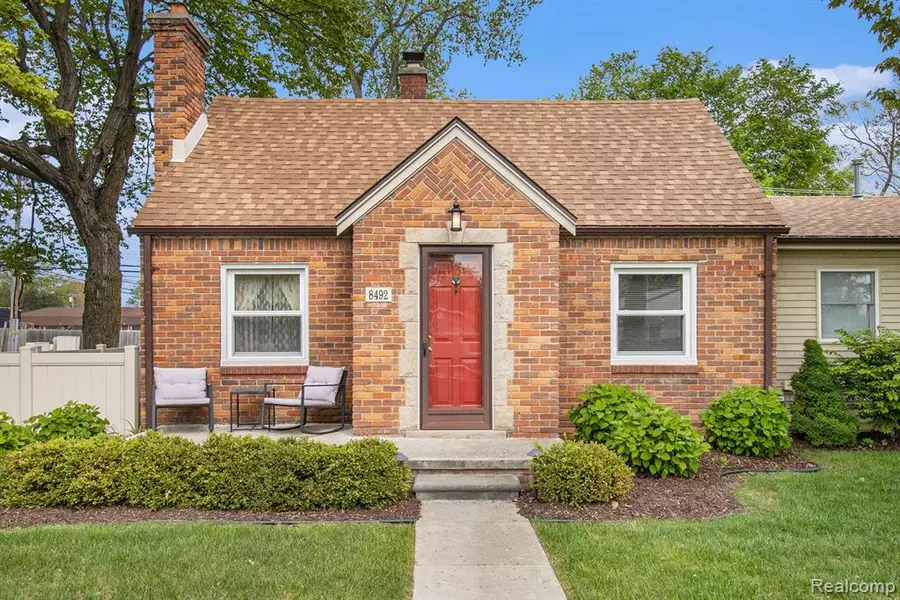 8492 FREMONT Street, Westland, MI