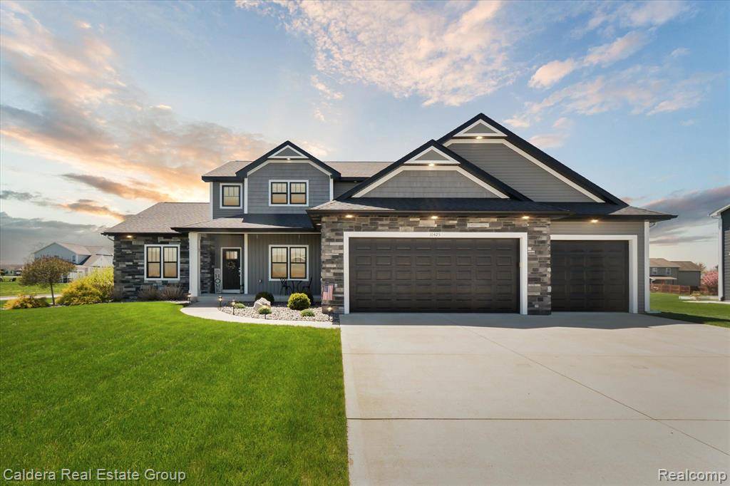 10425 PRAIRIE VIEW, Freeland, MI 48623