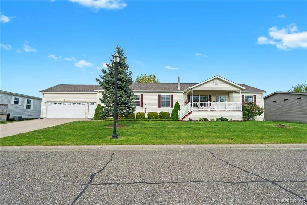 11209 Apple Grove, South Lyon, MI 48178