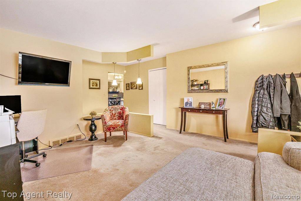 Sterling Heights, MI 48312,36602 WAYNE Drive