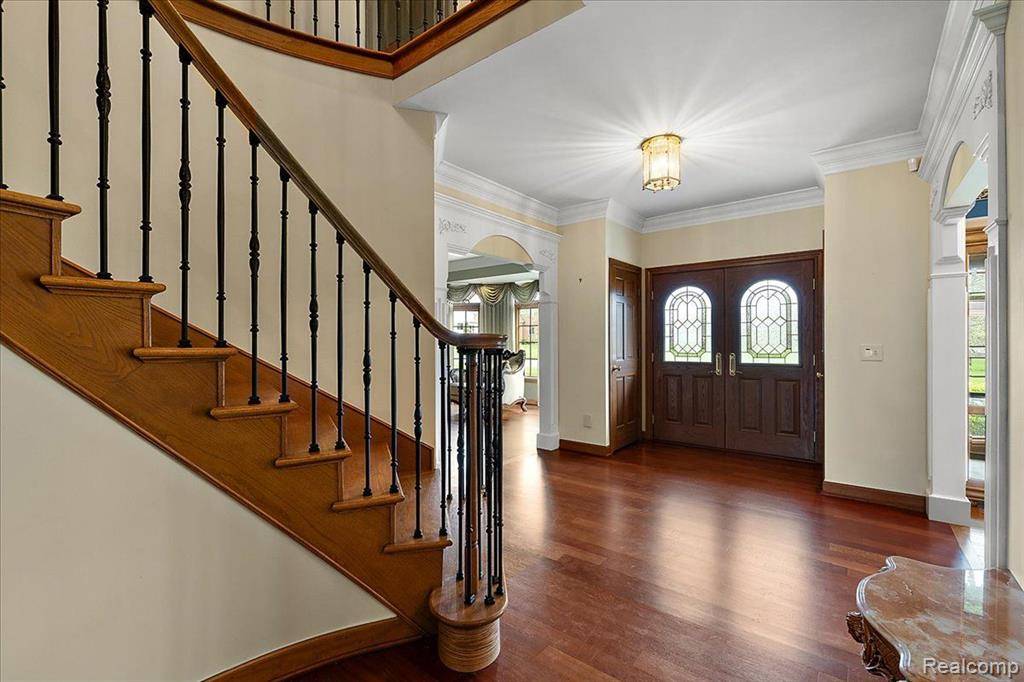 Rochester, MI 48306,152 Oakbridge Drive