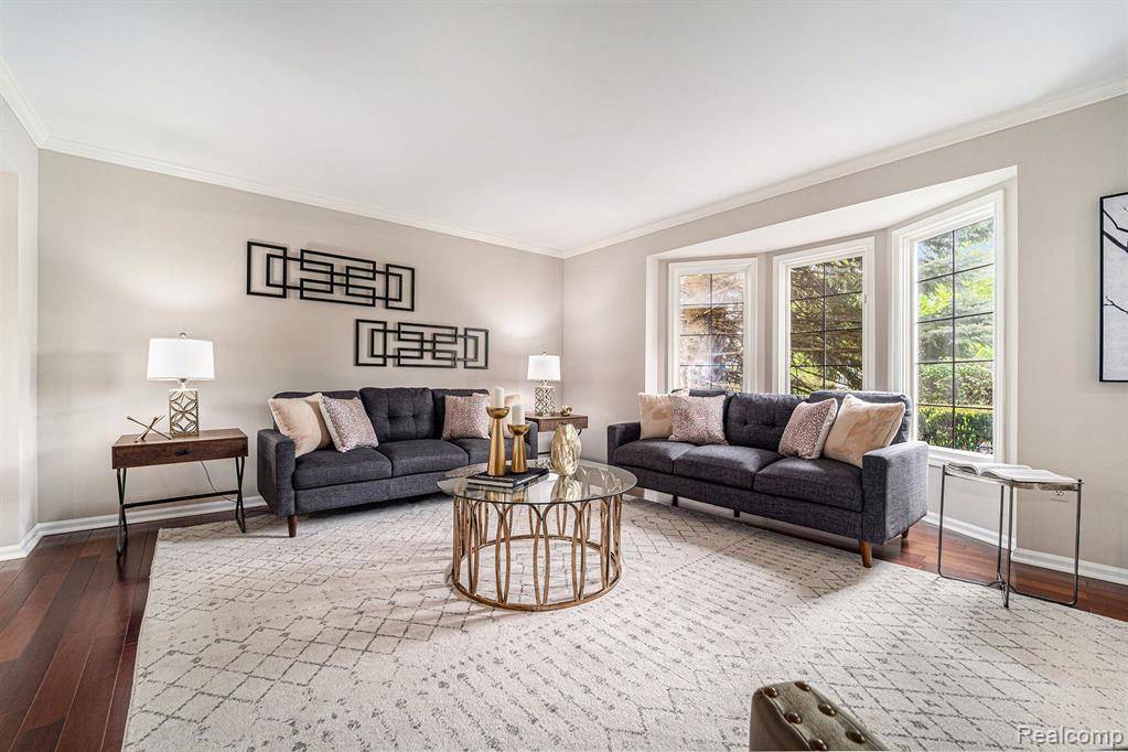 Troy, MI 48084,1590 PICADILLY Drive