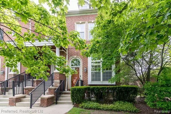 16928 FARMINGTON Road, Livonia, MI 48154