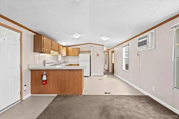Farmington Hills, MI 48336,22600 MIDDLEBELT Road, Lot A-27