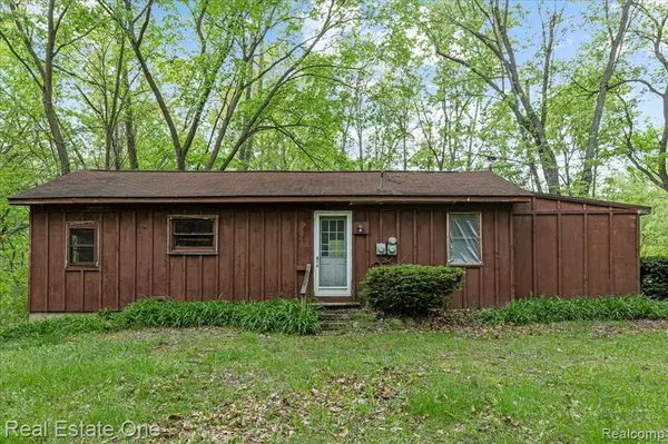 Ortonville, MI 48462,2878 PERRY LAKE Road