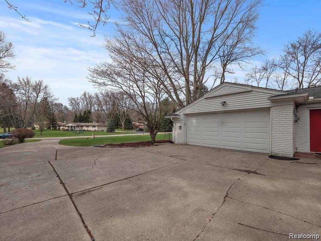 Rochester Hills, MI 48309,2710 S CHRISTIAN HILLS Drive