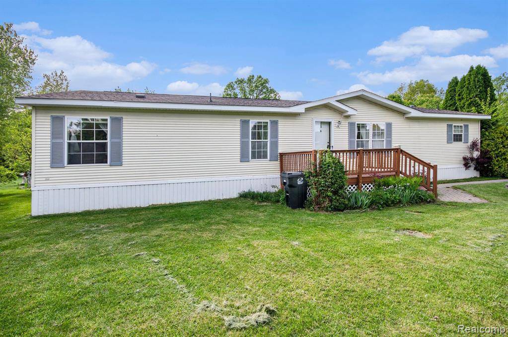 100 CHINKAPIN RILL, Fenton, MI 48430
