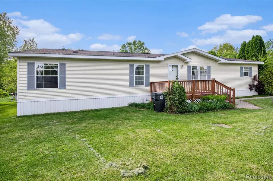 100 CHINKAPIN RILL, Fenton, MI 48430
