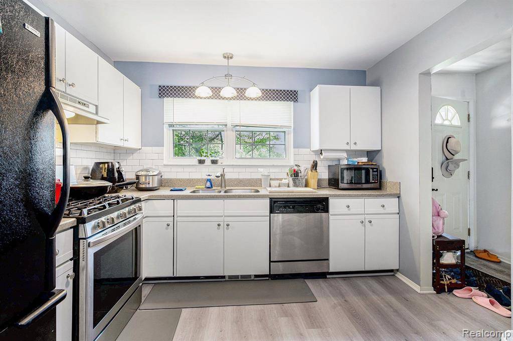 Ann Arbor, MI 48105,3472 BURBANK Drive