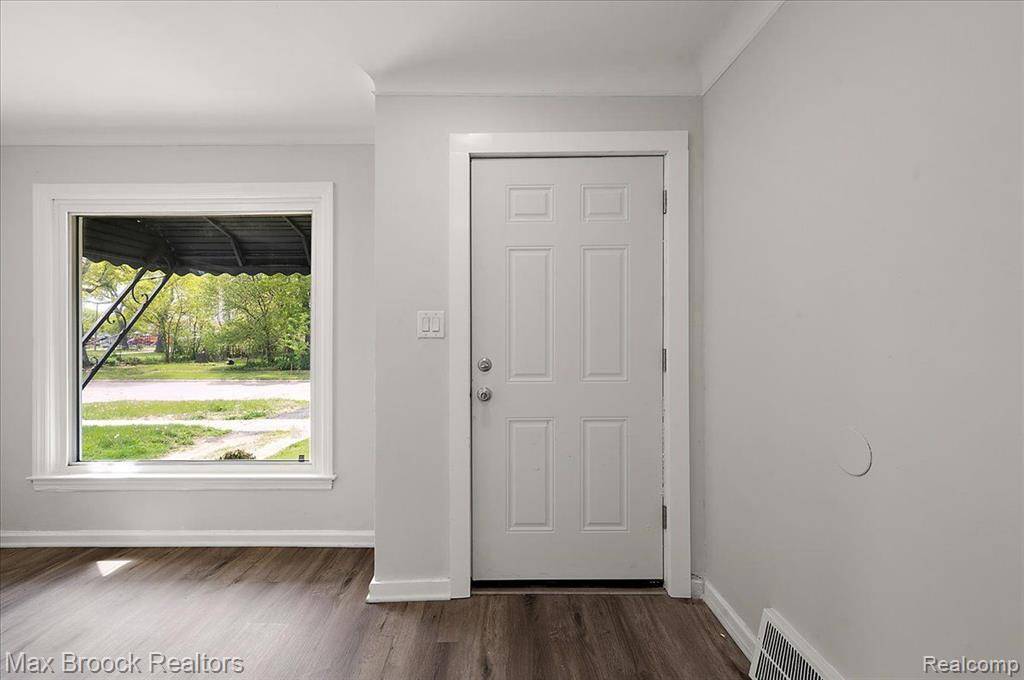 Ferndale, MI 48220,21392 BETHLAWN Boulevard