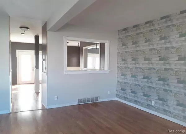 Lincoln Park, MI 48146,2205 REGINA Avenue
