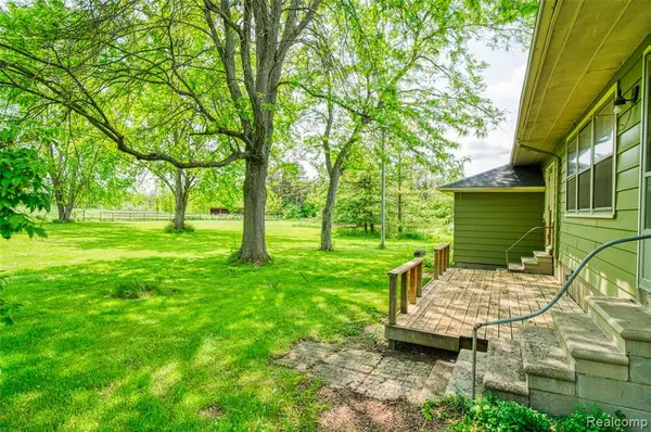 Howell, MI 48855,835 W MARR Road