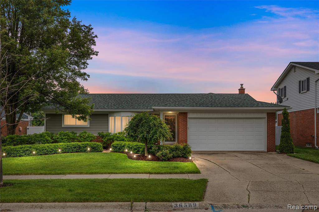 36589 Dowling Street, Livonia, MI 48150