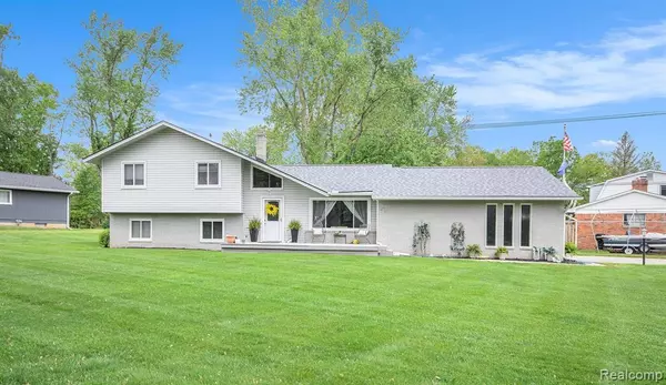 Brighton, MI 48114,3488 Hilton Estates Drive