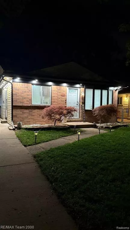 Dearborn Heights, MI 48125,4425 WESTPOINT Street