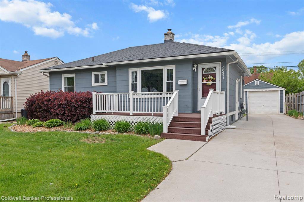 2241 Mapledale Street, Ferndale, MI 48220