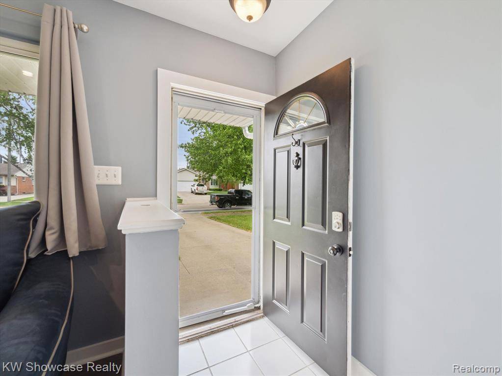 Saint Clair Shores, MI 48081,21000 SAINT GERTRUDE Street