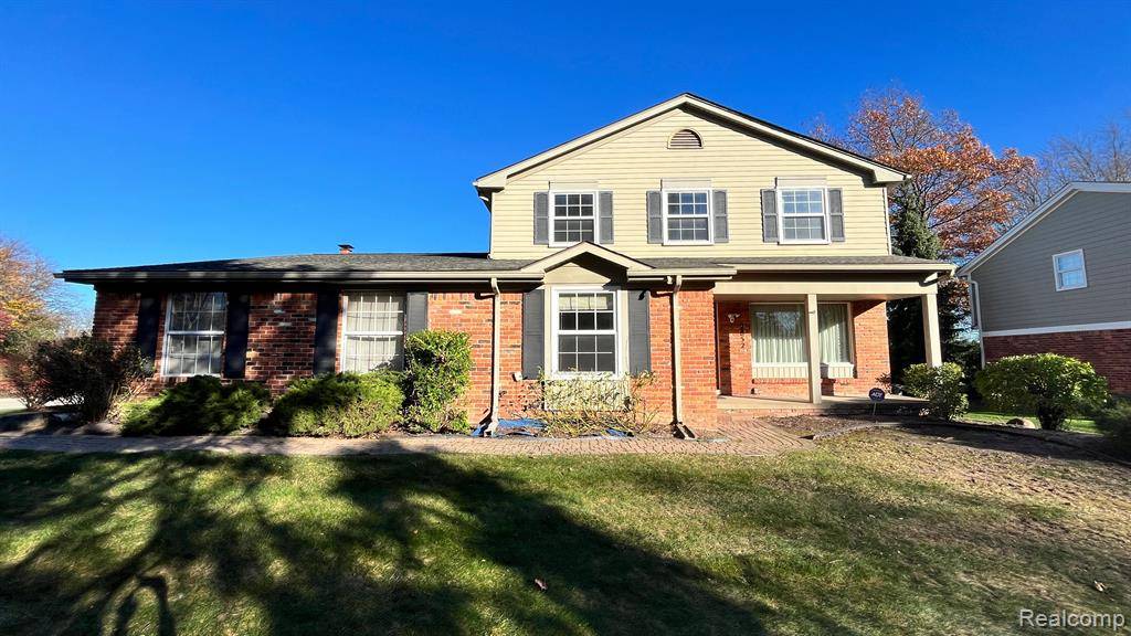 2852 MAYFAIR Drive, Troy, MI 48084