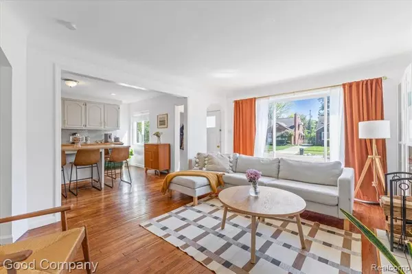 Harper Woods, MI 48225,21111 FLEETWOOD Drive