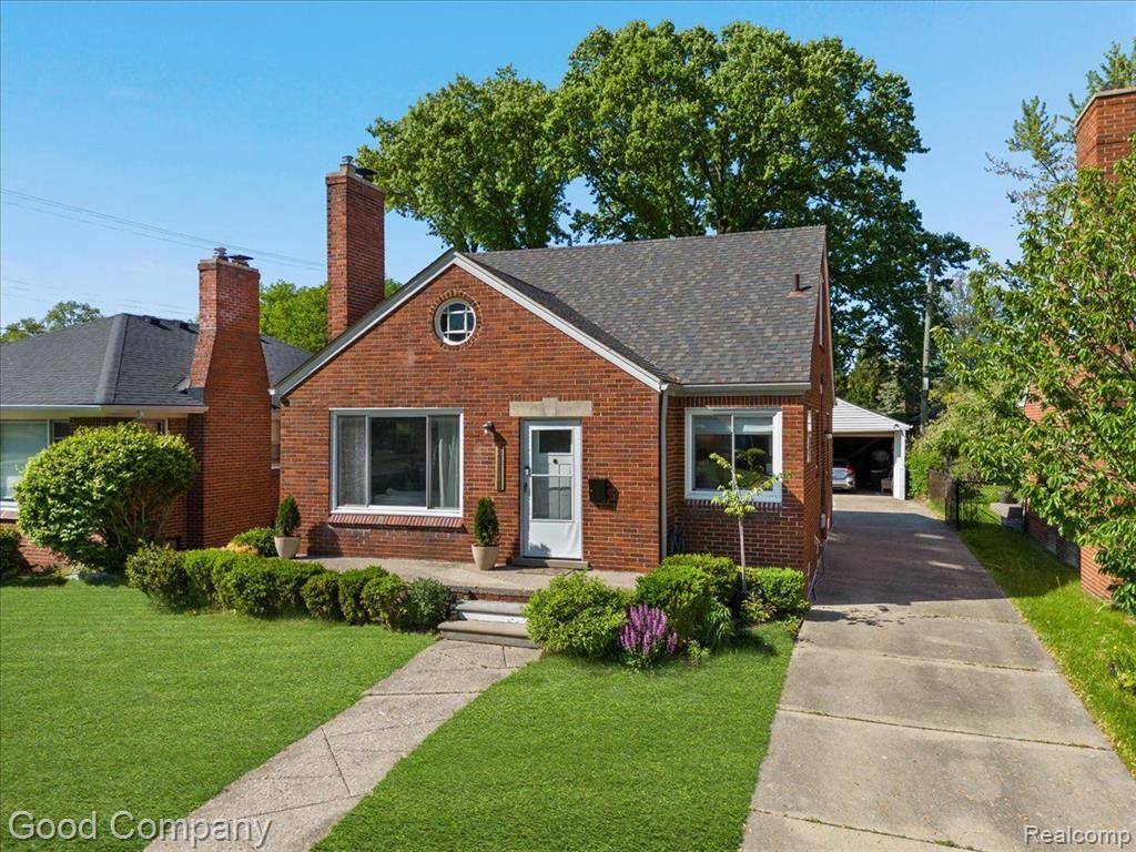 Harper Woods, MI 48225,21111 FLEETWOOD Drive