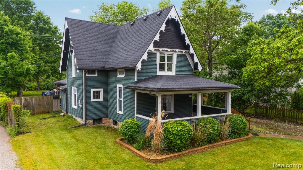 330 W Main Street, Pinckney, MI 48169