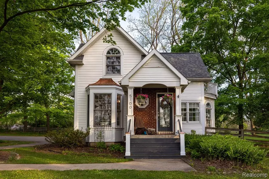 5100 PERRY Road, Grand Blanc, MI 48439