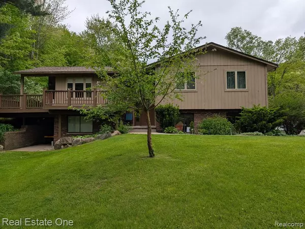 Milford, MI 48380,2130 VALLEY GATE