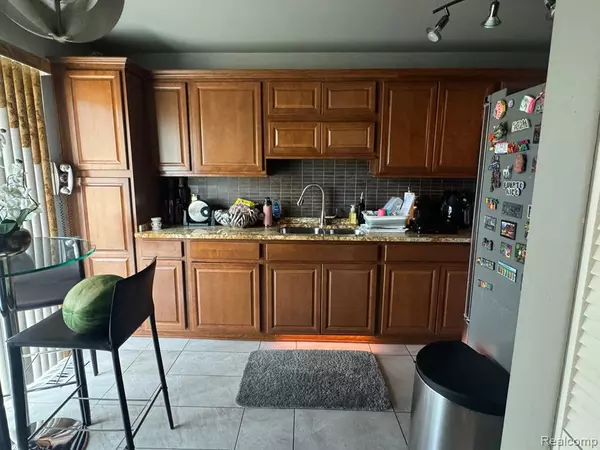 Southfield, MI 48076,19630 VILLA S Drive