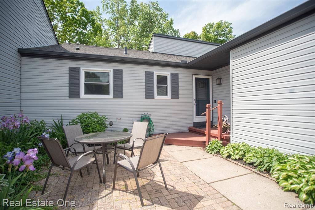 Brighton, MI 48114,2869 BRECKENRIDGE Drive