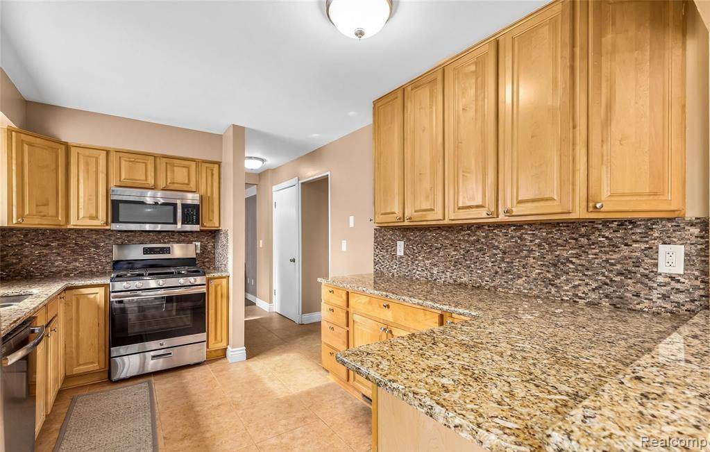 Livonia, MI 48154,29313 PERTH Street