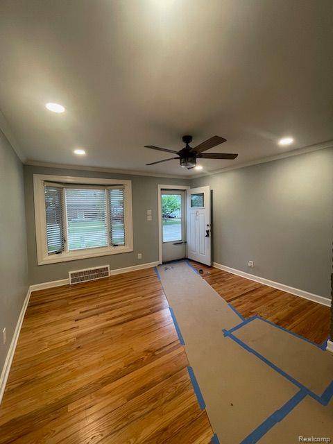 Southgate, MI 48195,13236 WALNUT Street