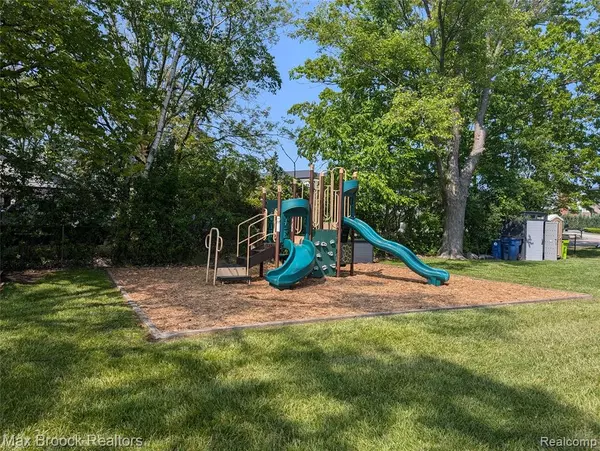 West Bloomfield, MI 48324,0000 Lot 8 Mandale Court
