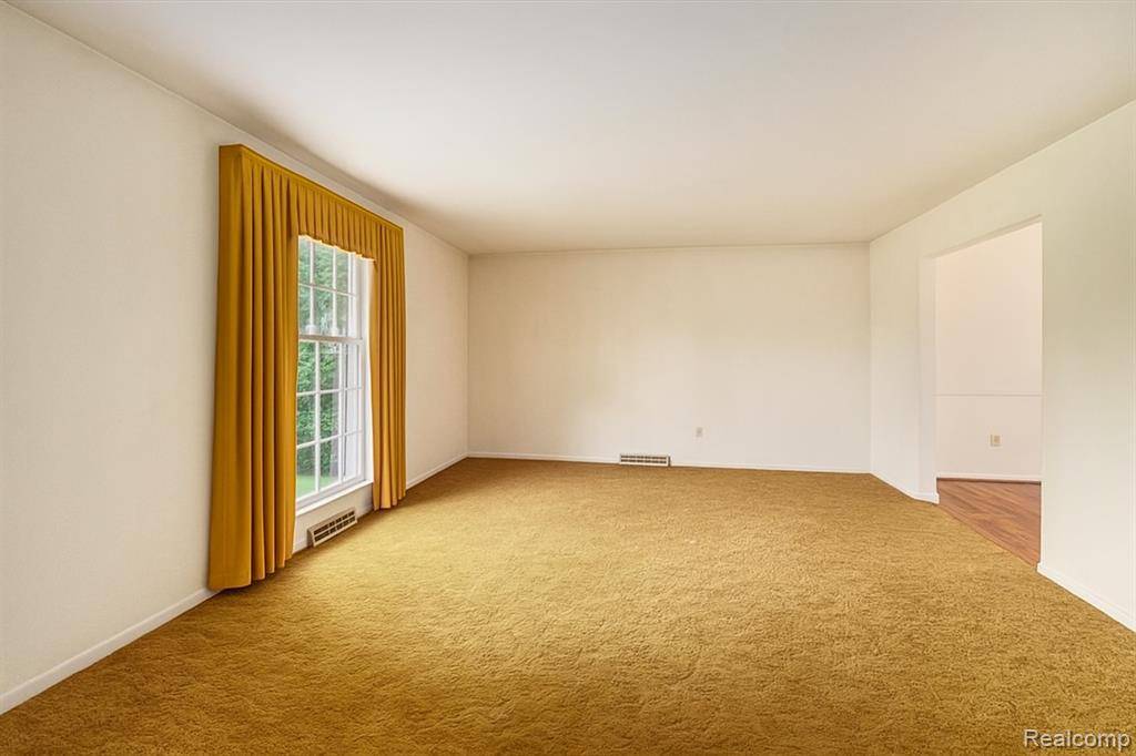 Grand Blanc, MI 48439,8276 APPLEWAY Drive