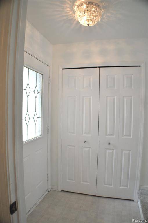 4439 HUNTERS W Circle, Canton, MI 48188