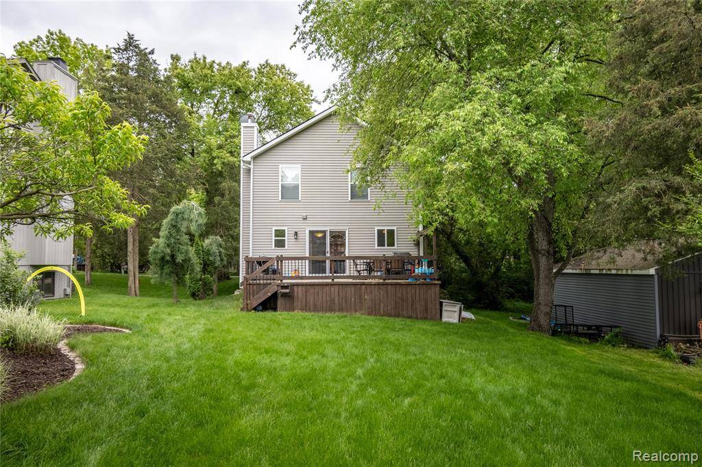 Brighton, MI 48116,7457 ORE LAKE Road