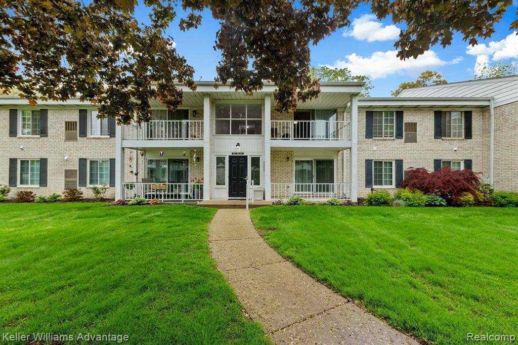 35980 ANN ARBOR Trail, Livonia, MI 48150