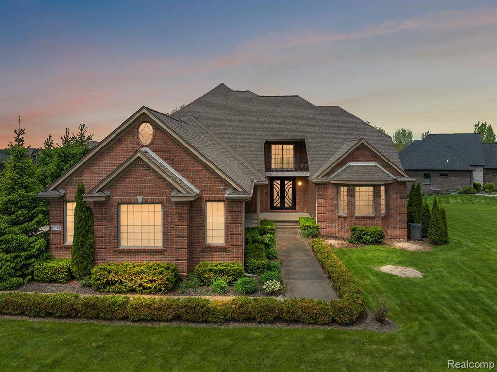 66701 NOTRE DAME Boulevard, Washington, MI 48095