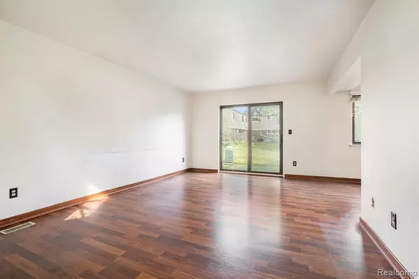 Ypsilanti, MI 48198,1875 SHEFFIELD Drive