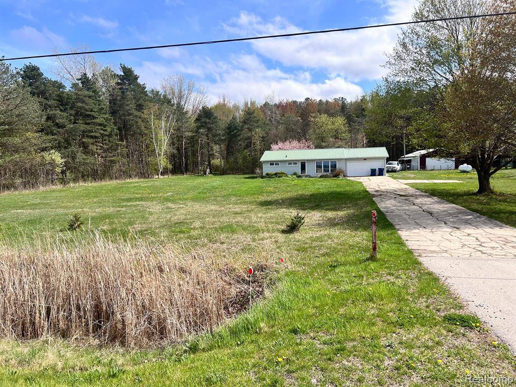 14805 BRADY Road, Chesaning, MI 48616