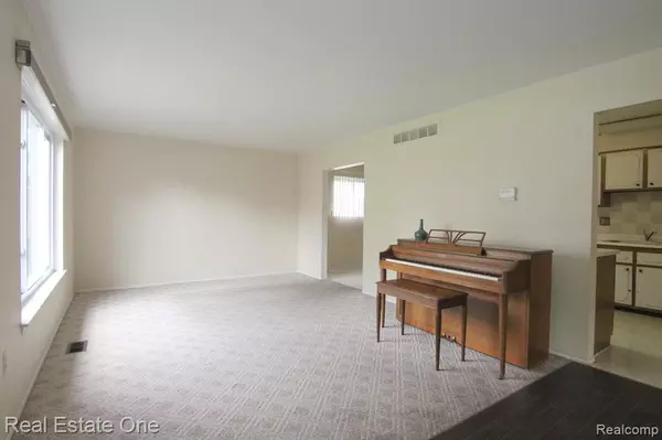 Oak Park, MI 48237,14251 ELGIN Street