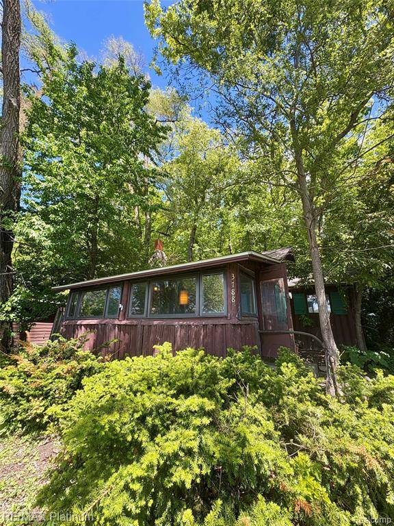 3788 CEDAR POINT Road, Howell, MI 48843