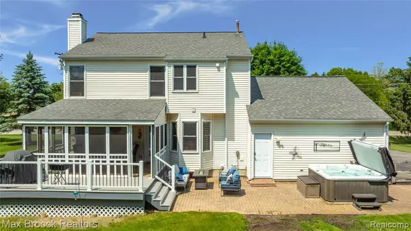 South Lyon, MI 48178,9863 MARSHALL ROAD