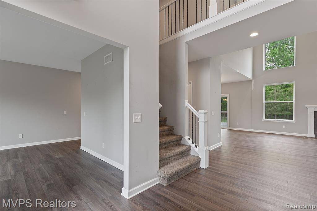 Fort Gratiot, MI 48059,5325 SHOREWOOD Drive