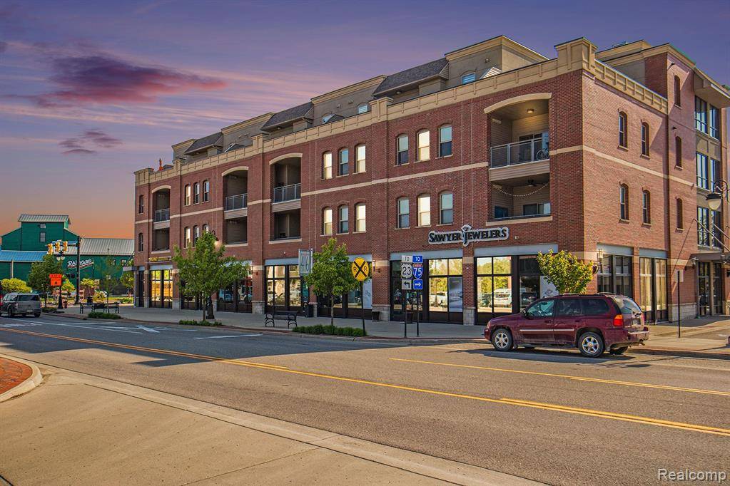 134 N LEROY Street, Fenton, MI 48430