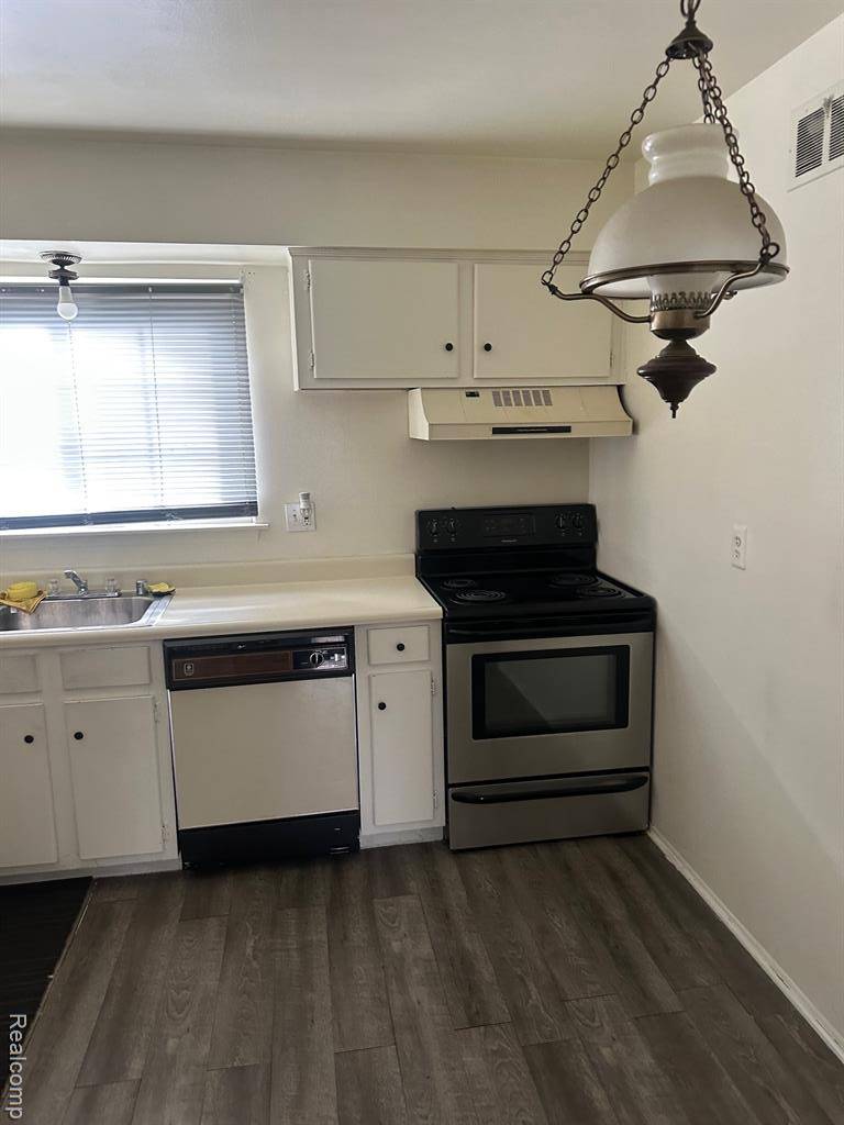 Southfield, MI 48033,25332 SHIAWASSEE Circle
